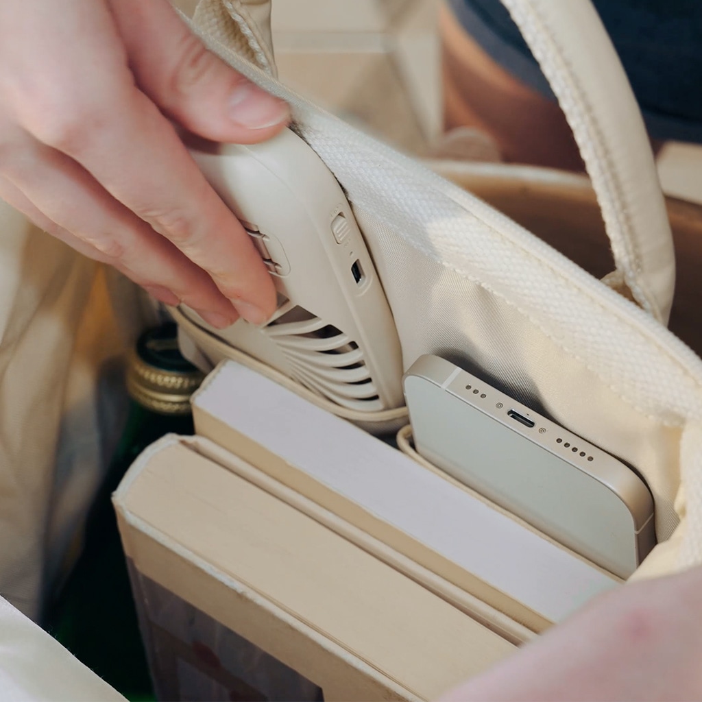 SuperThin ハンディファン Life2 [超薄型 折りたたみスタンド ロングストラップ付き]