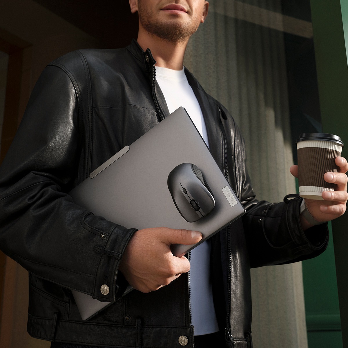 ワイヤレスマウス MagMouse「PCに貼り付けて持ち運べる