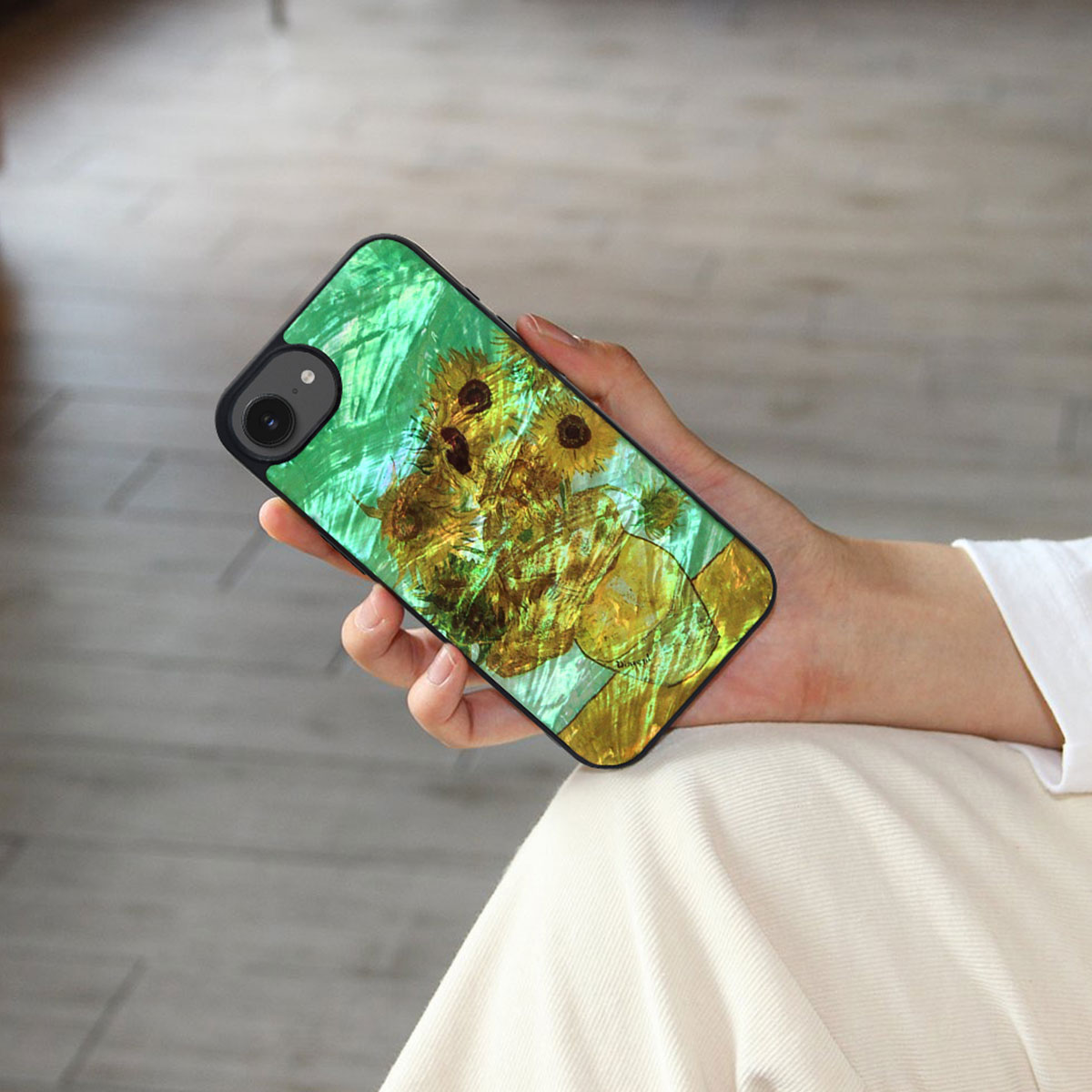 [iPhone 16e 用] 天然貝ケース ゴッホ 名画シリーズ 夜のカフェテラス 星月夜 ひまわり