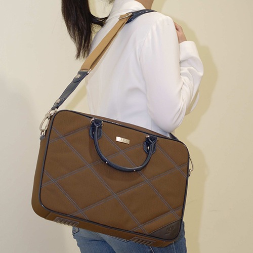 abbi PCバッグ Erin(エリン)ブリーフケース Brown