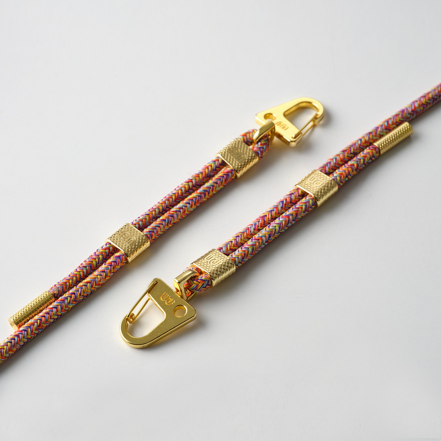 iPhone 13 Pro ケース クロスボディストラップ付き クリア バックカバー Phonecklace 【 iPhone 14 / iPhone 13 / 13 Pro 】 背面カバー型 アイフォンケース