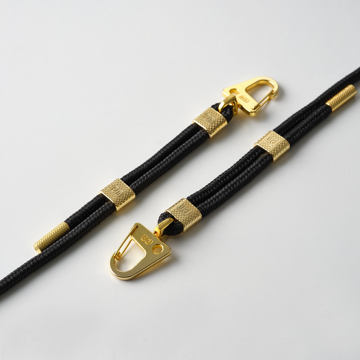 iPhone 13 Pro ケース クロスボディストラップ付き クリア バックカバー Phonecklace 【 iPhone 14 / iPhone 13 / 13 Pro 】 背面カバー型 アイフォンケース