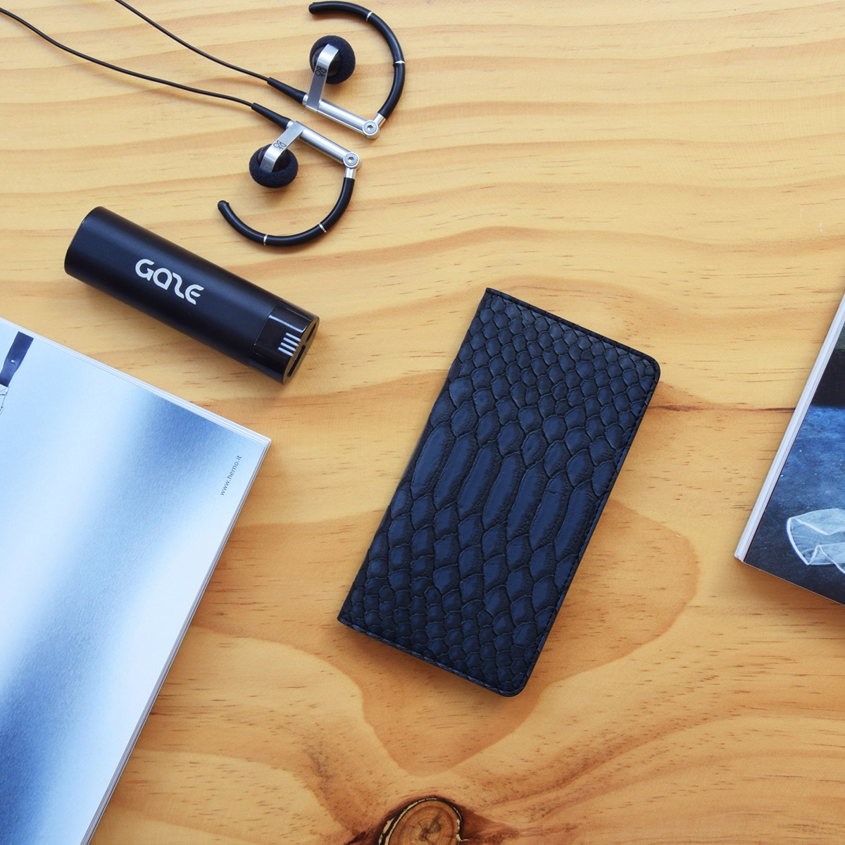 iPhone 14 / 14 Pro / 13 ケース カバー 【手帳型 本革】GAZE Matt Python Diary [for iPhone SE3（第3世代）/SE2（第2世代）/8/7/6s/6]