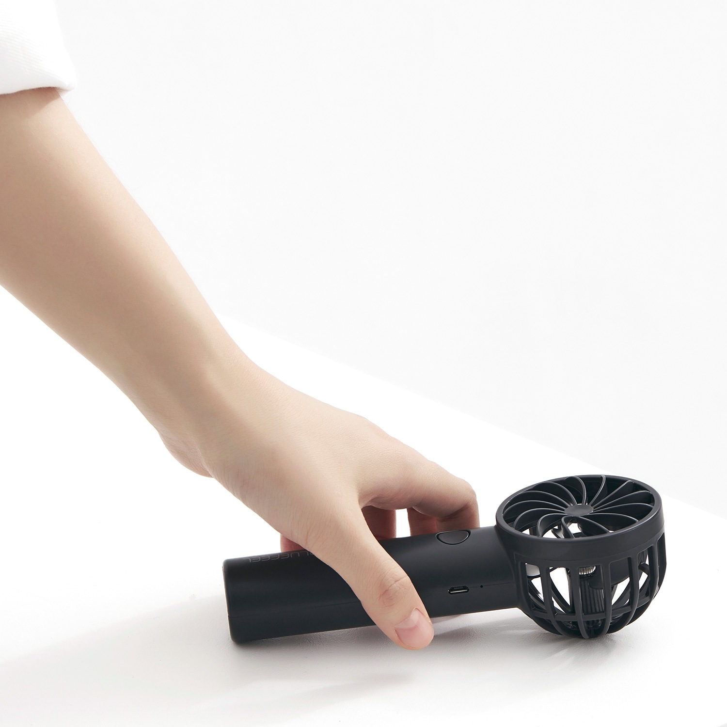 テレビ番組『はやドキ！』で紹介 BLUEFEEL PRO 超小型ヘッド ポータブル扇風機 携帯扇風機 ブルーフィール プロ 最大24時間 ドロンモーター 風速11m/s パワフル風力 ハンディファン モバイルファン モバイル扇風機 ミニ扇風機