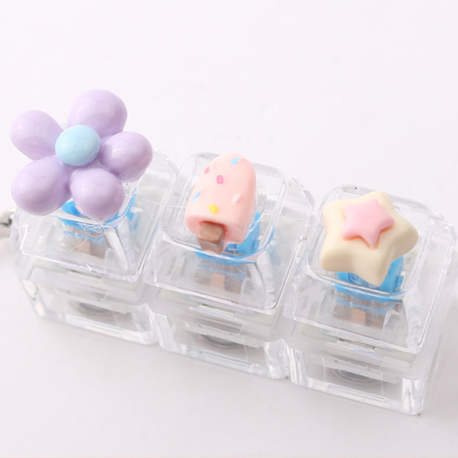 光るキーボードチャーム