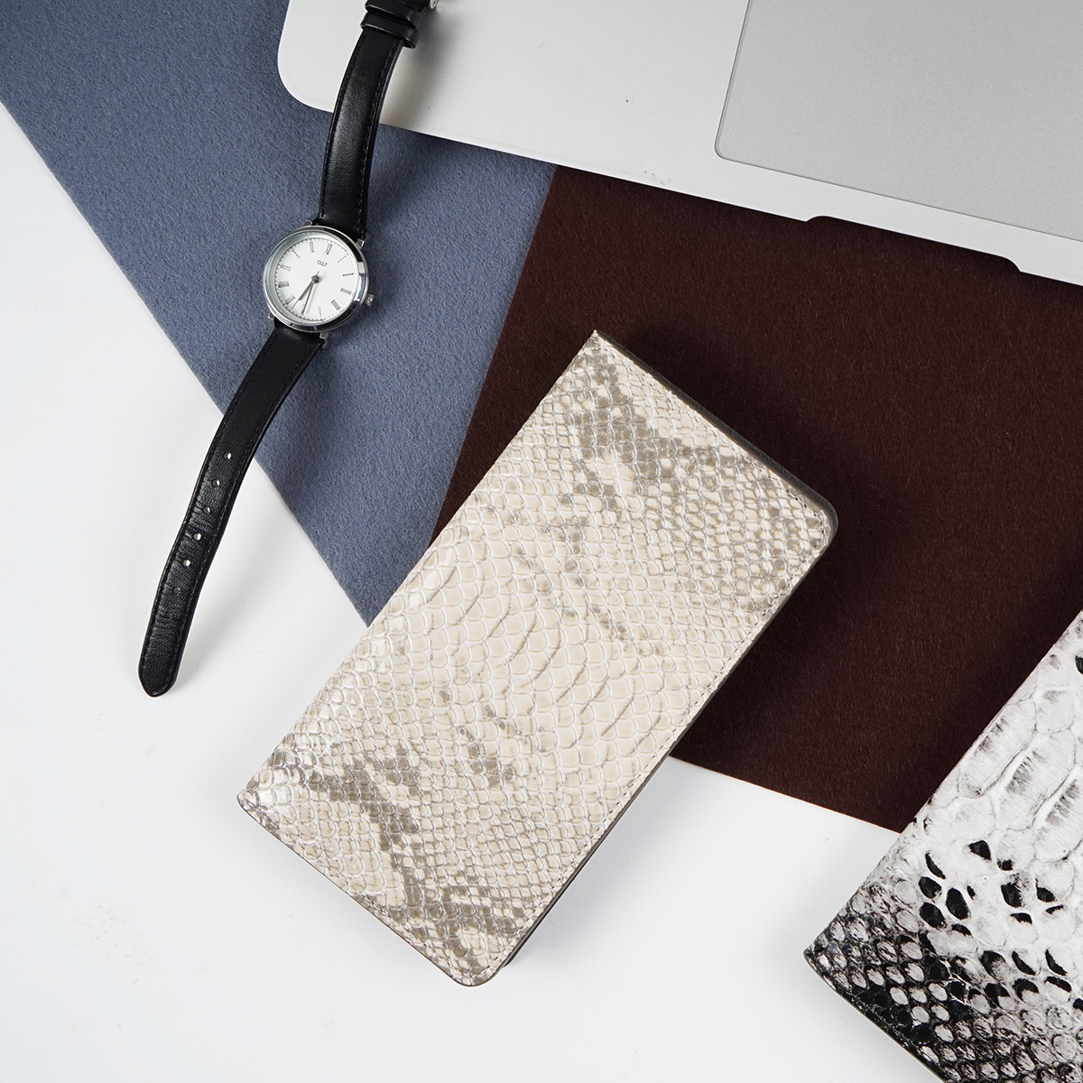 iPhone 14 Pro / 14 / 13 ケース カバー 【手帳型】GAZE Milk Snake Diary レザーケース