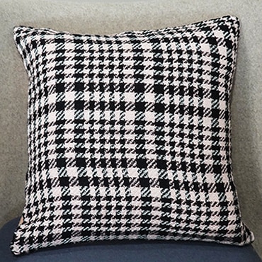 カシミヤシルク　クッションカバー 贅沢なカシミヤ100％ジャージーと100%シルク千鳥格子の