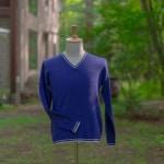 贅沢なベビーカシミヤ100％　メンズVネックセーター インクブルー色 Mサイズ　【着丈：約62cm】
