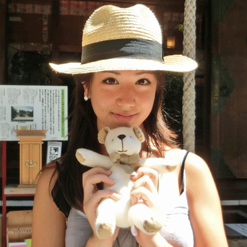 人気No.1 高級カシミヤ製テディベア。アイボリー色のポーラー