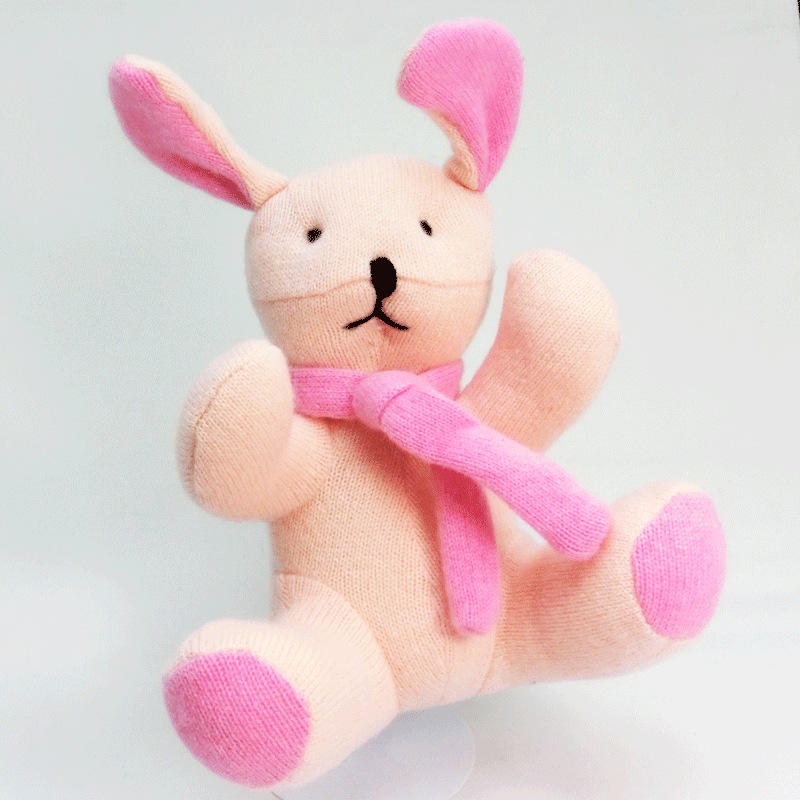 ピンクのうさぎちゃん♡ 優しいピンク色。カシミヤのピンキー・バニー【体長22cm