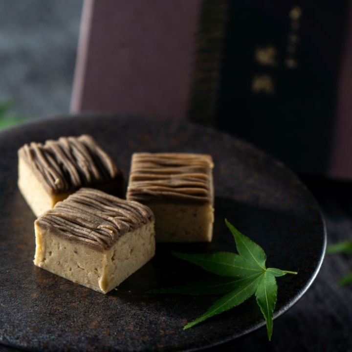 茶千本(ほうじ茶モンブラン)とほうじ茶栗きんとん(琥珀)セット