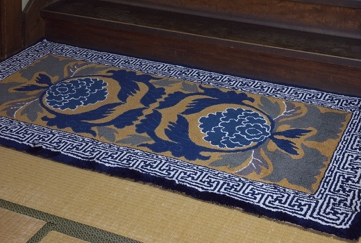 唐花牡丹縁まんじ文/金茶地