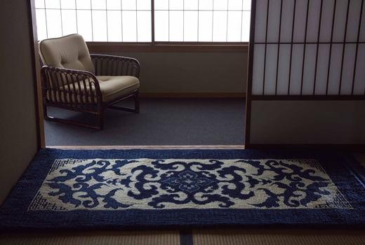 花菱龍唐草縁まんじ文/玉子地