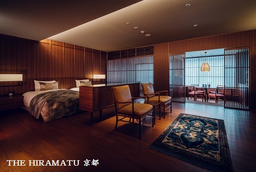 兜唐花紗綾形地縁雷文/中藍地灰地茶