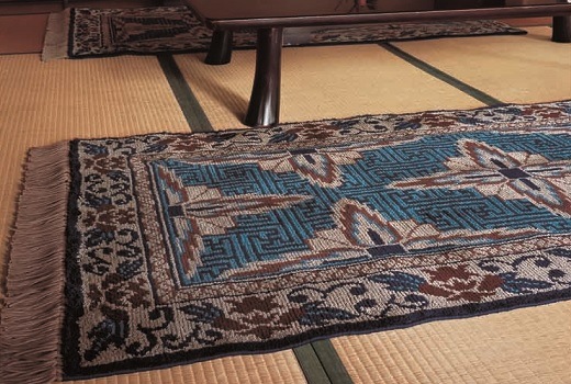 利剣文に紗綾形地縁蔓牡丹/浅葱地