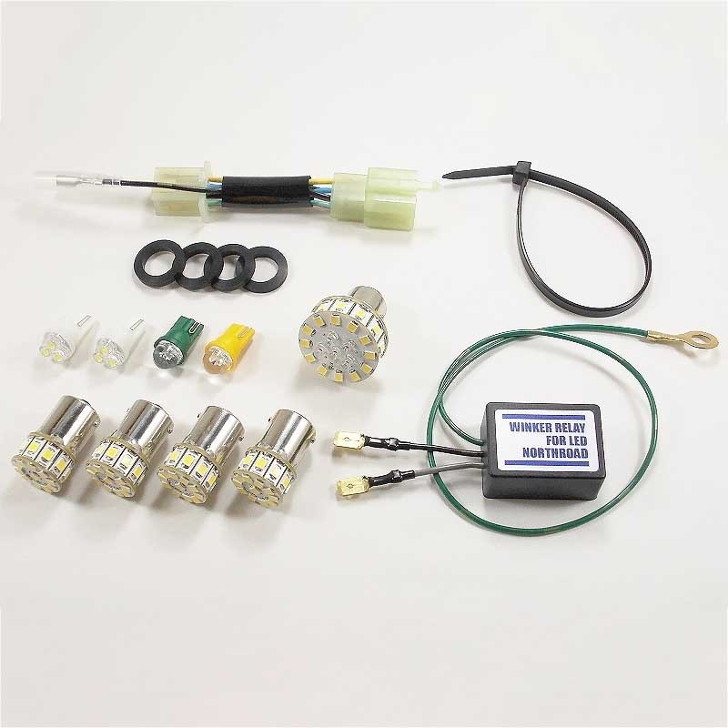 アウトスタンディングモーターサイクル｜ウインカー・テール・メーター