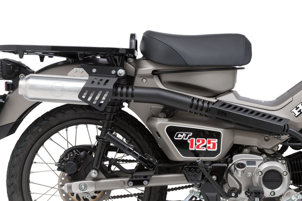 ���省���ե륨���������ȥޥե顼 MONSTER BLACK<br> [��󥹥����֥�å�] �ϥ󥿡����֡�CT125��JA65��