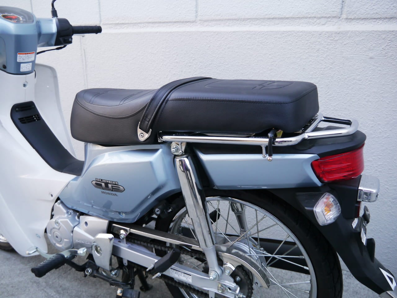 アウトスタンディングモーターサイクル｜ダブルシート W-339 JA59 JA60