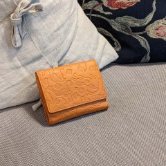 【野村修平本家】ねこ柄の本革二つ折り財布［ns-58201］|レディース|財布