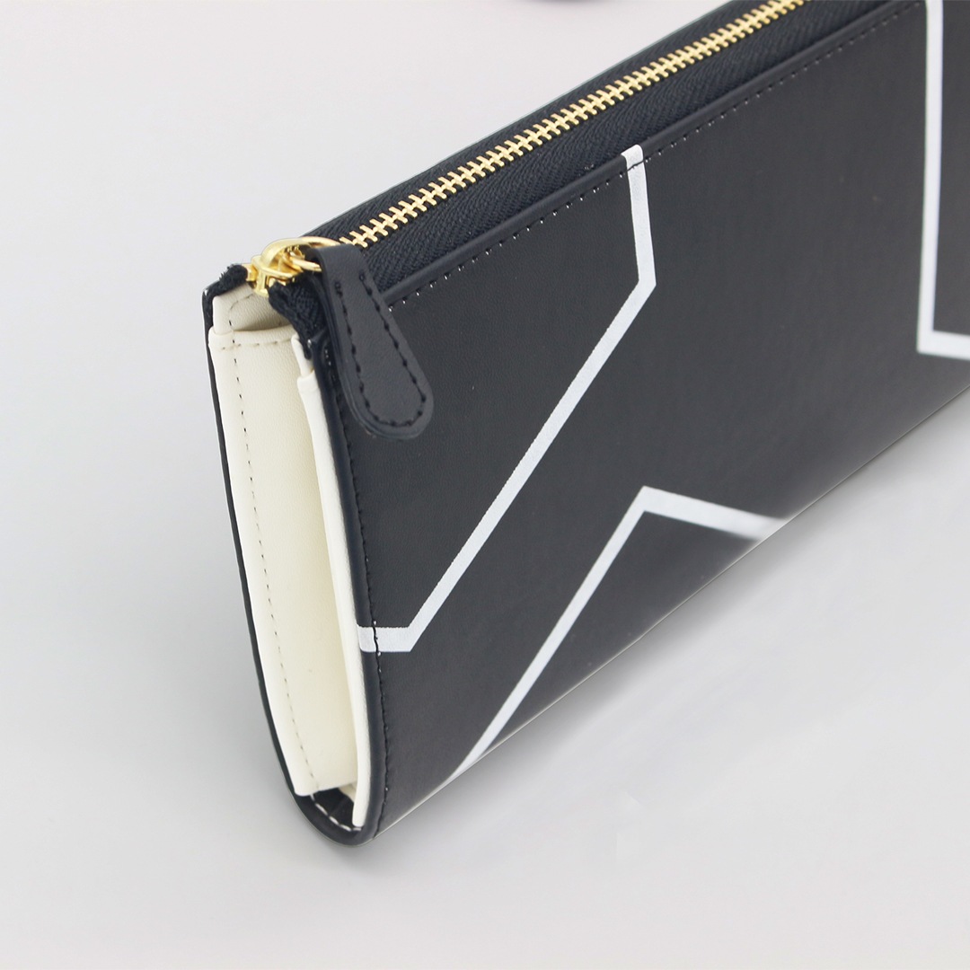 サッカーボール素材を使ったフットボール長財布 【Leather goods