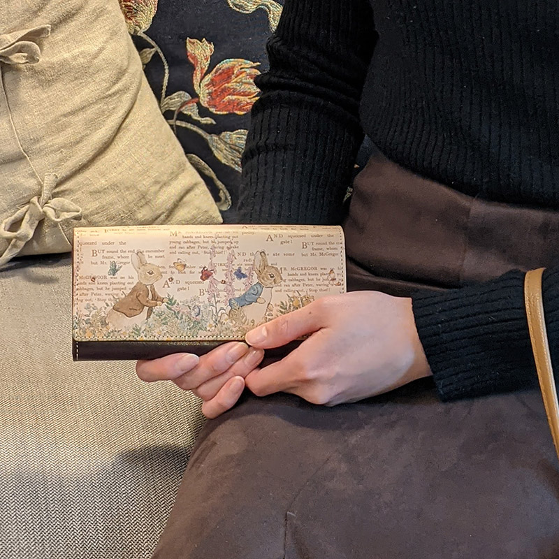 PETER RABBIT】ピーターラビットのレザー長財布［pr-85032］