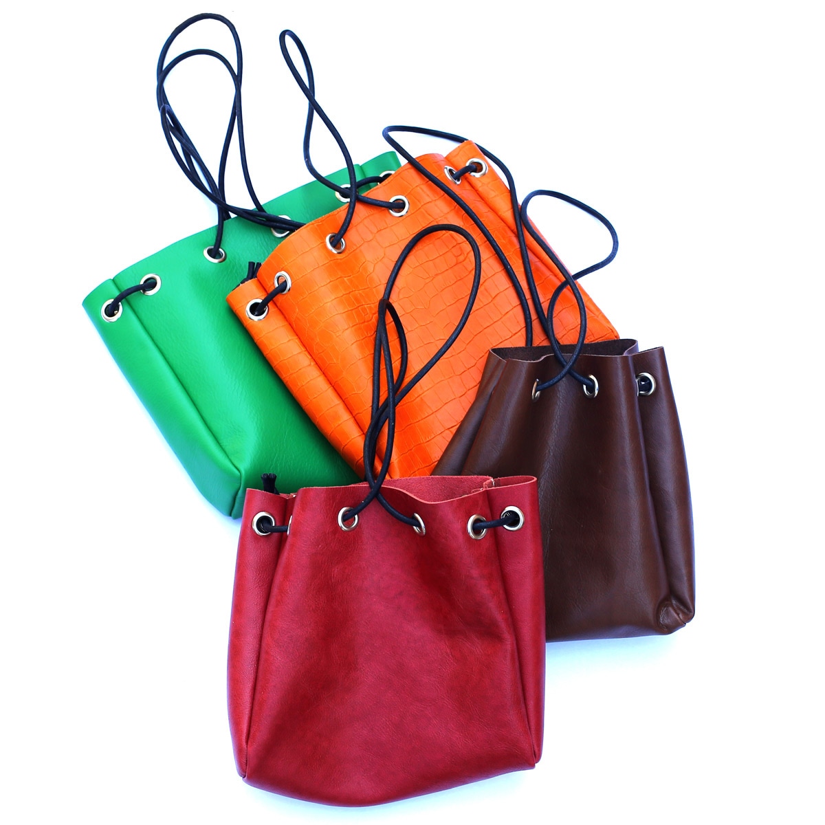 革はぎれ】製造現場のもったいないから生まれた 本革巾着バッグ