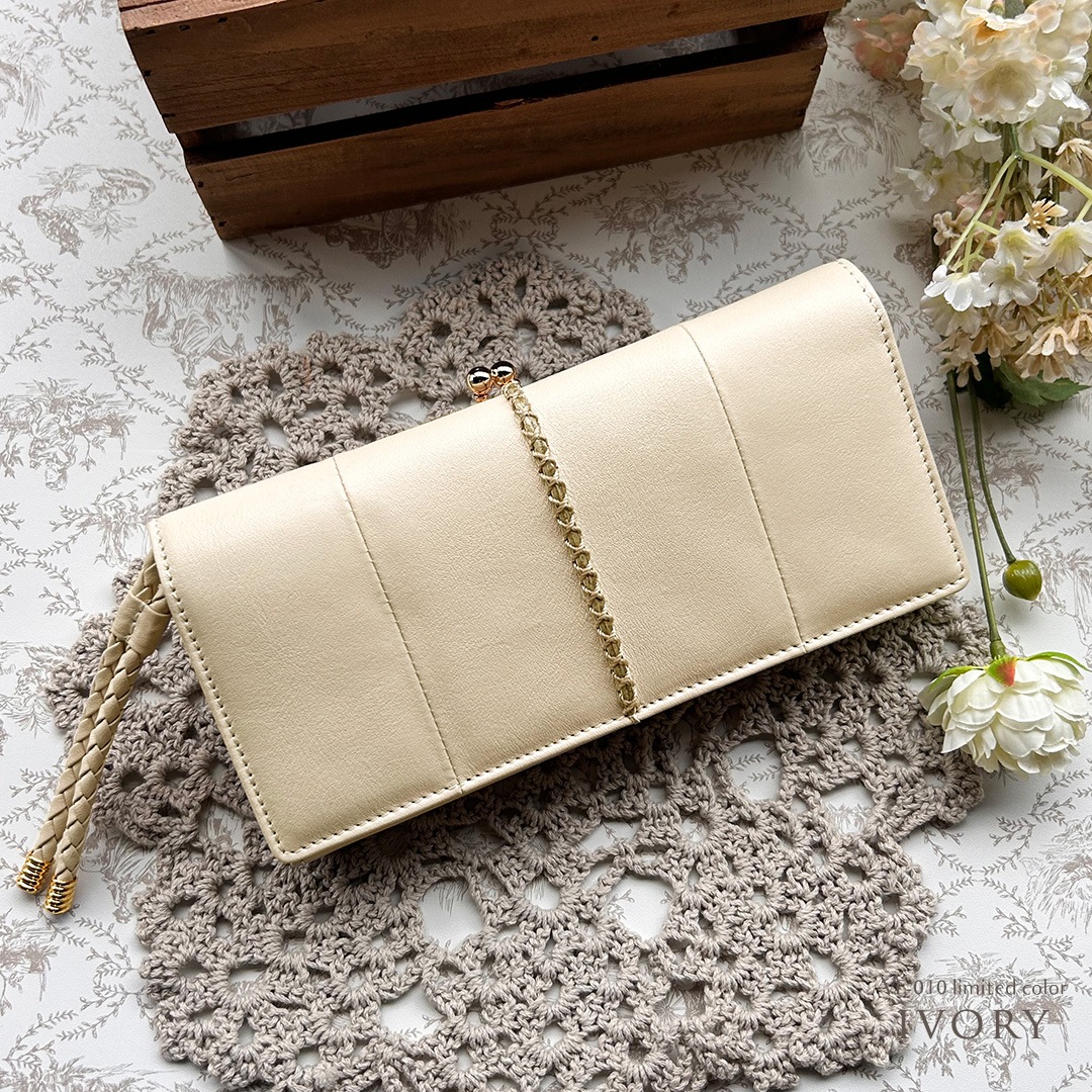 正規品販売！ ラマーレ/lamaree】がま口レディース長財布 ivory［ve010-ivory］ 小物