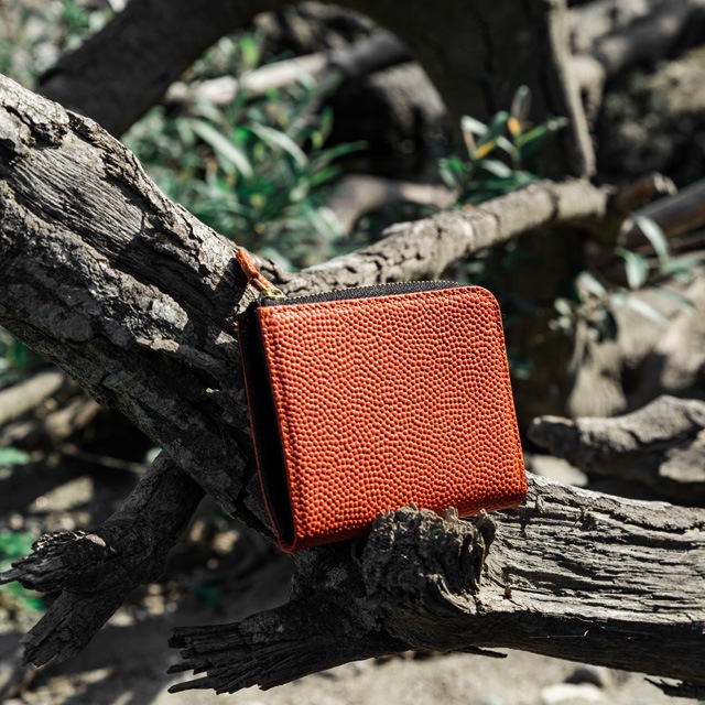バスケットボール素材を使ったバスケコンパクト財布 【Leather goods