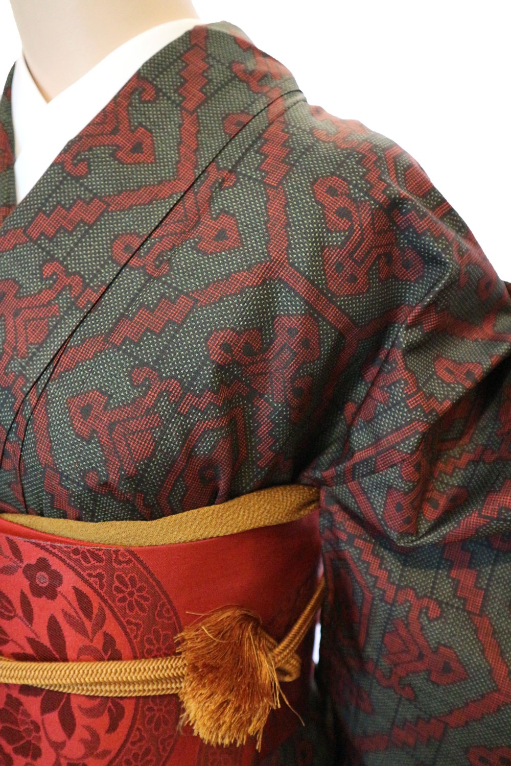 正絹大島「亀甲華紋」 | すべての商品 | きものサロンながしまR&C