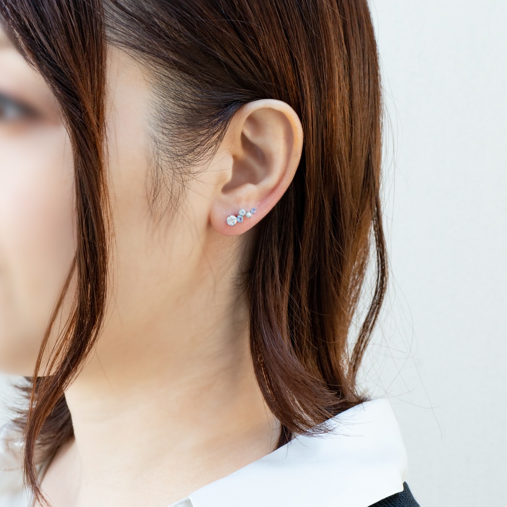 ウィスプ] WISP K18/K10ホワイトゴールドピアス ブルームーンストーン