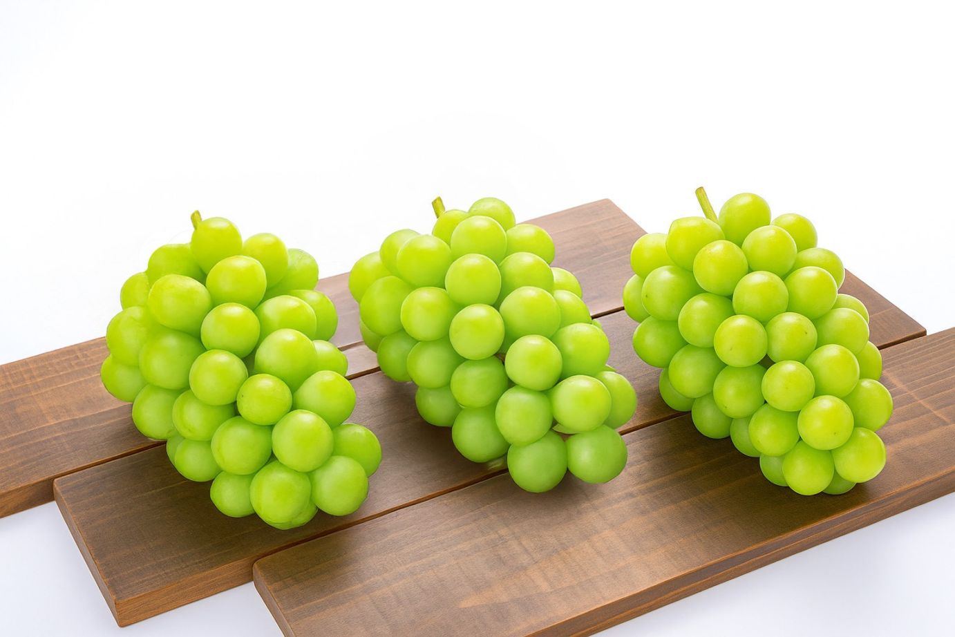 シャインマスカット｜産地直送【宮崎県産】もぎたて｜2kg箱【送料込み】