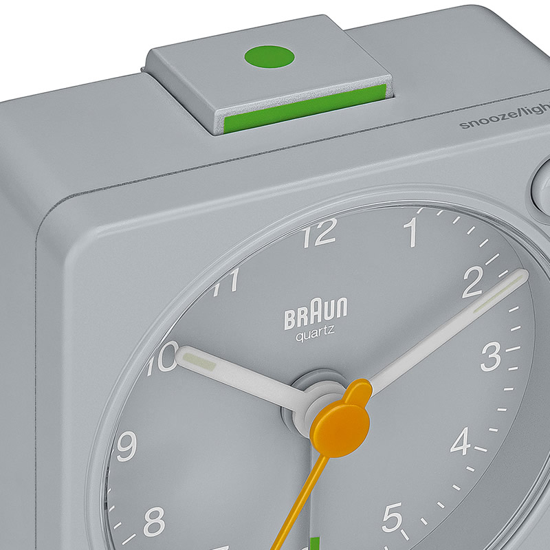 �֥饦�� ���ʥ��� �ܳФޤ�����/�֤����� ���顼���դ� ���졼 BC02XG BRAUN Analog Alarm Clock