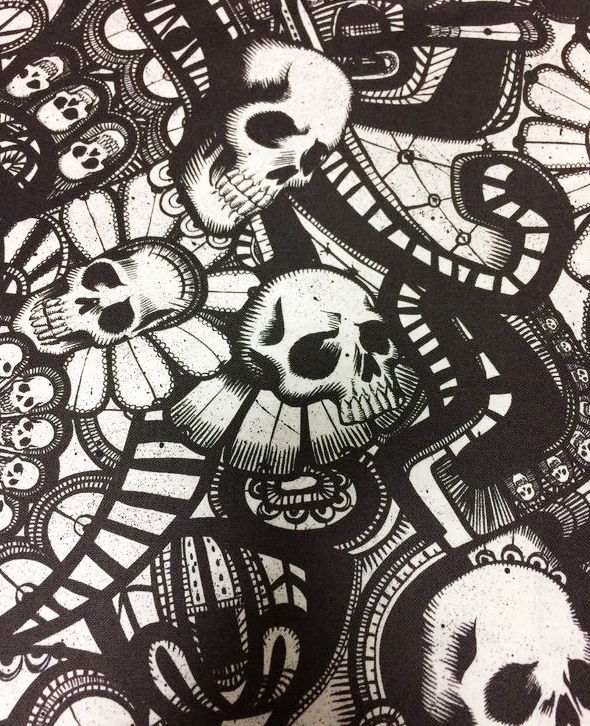 生地アレキサンダーヘンリー【 The Catacombs】