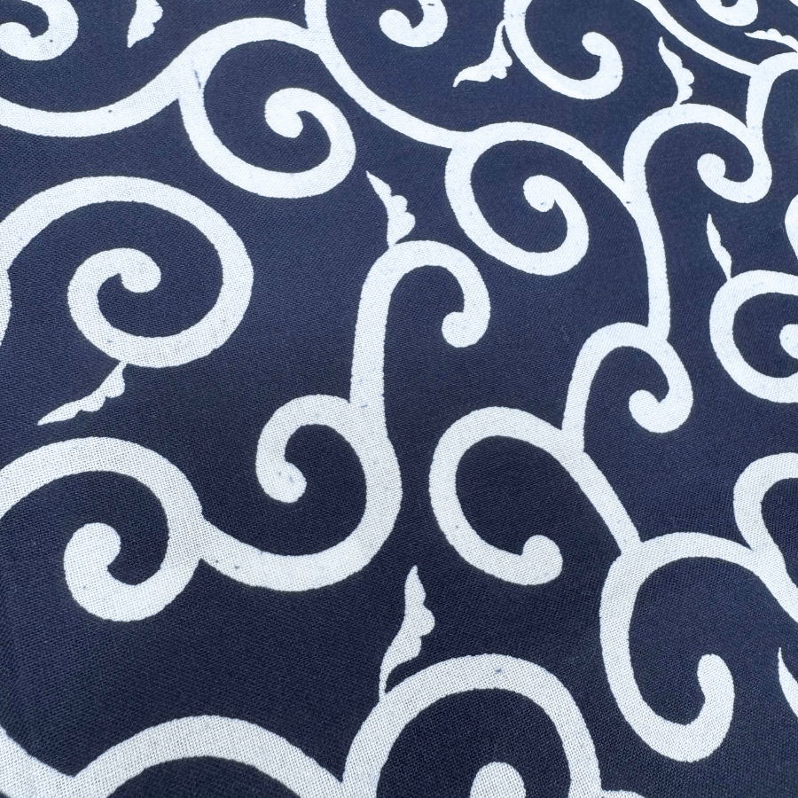 和柄バンダナ【紺×唐草】A