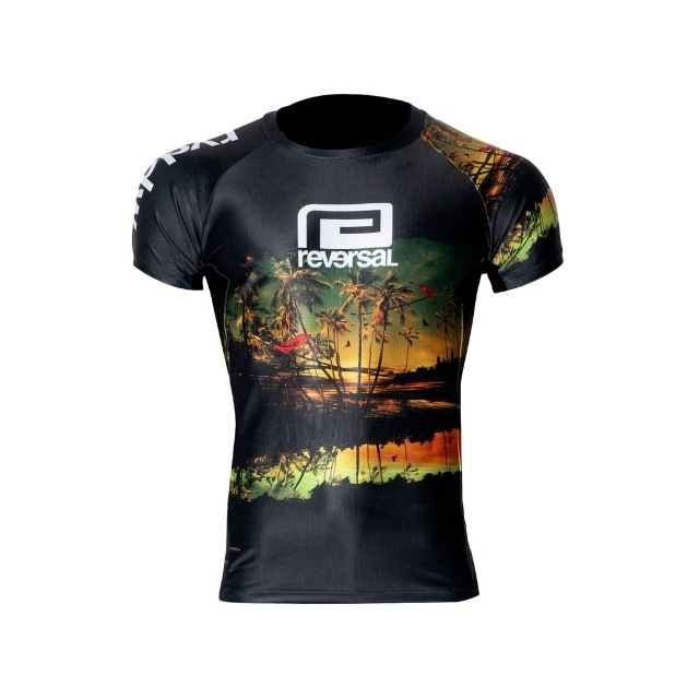 RESORT SHORT RASH GUARD