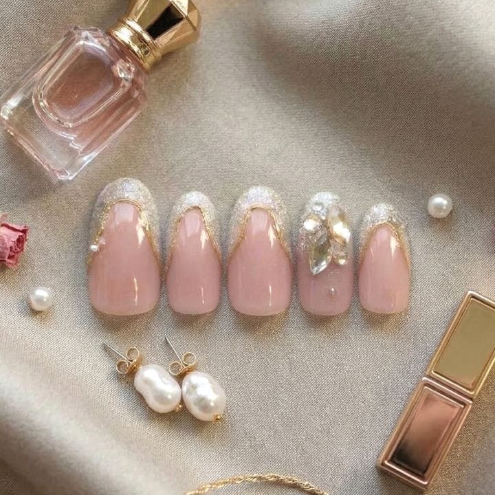 ネイルチップ【モーヴピンク×シルバーフレンチと大粒ビジュー ネイル 10本セット 両面テープ＆専用収納ケース付き】ネイル チップ 付け爪 つけ爪 ジェル オーバル スクエア ロング ショート シンプル 可愛い ゆうパケット送料無料 受注生産【チップ】