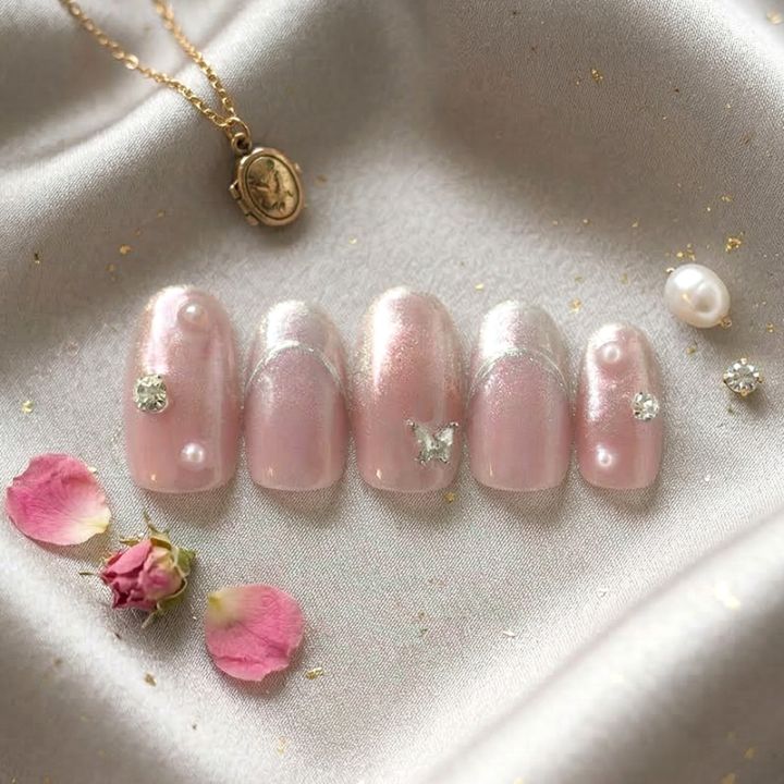 ネイルチップ【ラメピンク×シルバーラインとバタフライ ネイル 10本セット 両面テープ＆専用収納ケース付き】ネイル チップ 付け爪 つけ爪 ジェル オーバル スクエア ロング ショート シンプル 可愛い ゆうパケット送料無料 受注生産【チップ】