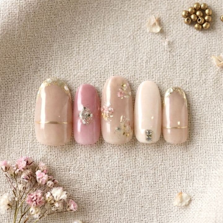 ネイルチップ【ピンクベージュの可憐な押し花フレンチネイル 10本セット 両面テープ＆専用収納ケース付き】ネイル チップ 付け爪 つけ爪 ジェル オーバル スクエア ロング ショート シンプル 可愛い ゆうパケット送料無料 受注生産【チップ】