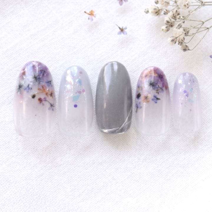 ネイルチップ【ミスティグレーとお花のボタニカルネイル 10本セット 両面テープ&専用収納ケース付き】ネイル チップ 付け爪 つけ爪 ジェル オーバル スクエア ロング ショート シンプル 可愛い ゆうパケット送料無料 受注生産【チップ】