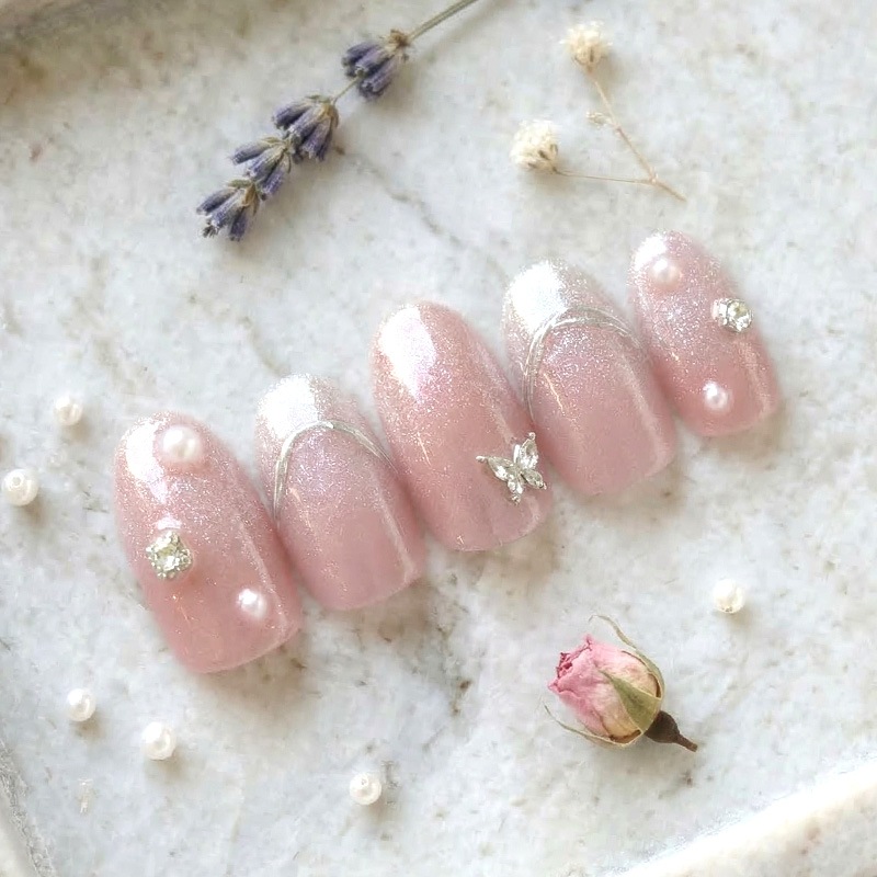 ネイルチップ【ラメピンク×シルバーラインとバタフライ ネイル 10本セット 両面テープ＆専用収納ケース付き】ネイル チップ 付け爪 つけ爪 ジェル オーバル スクエア ロング ショート シンプル 可愛い ゆうパケット送料無料 受注生産【チップ】