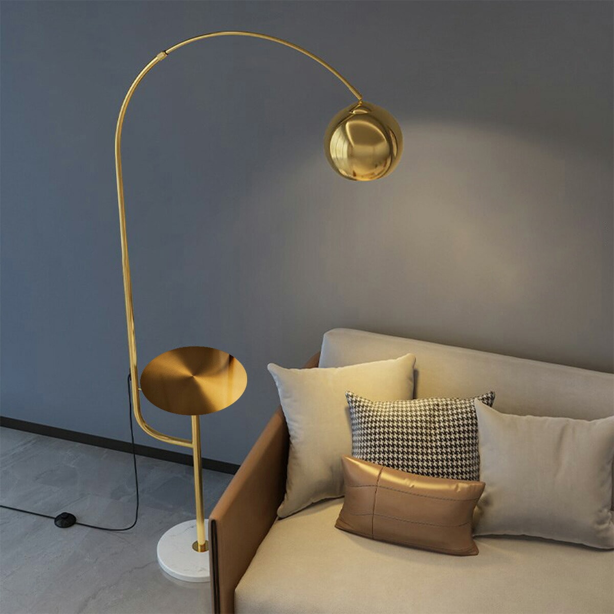 ゴールド] VeroMan フロアライト テーブル一体型 サイドテーブル付き