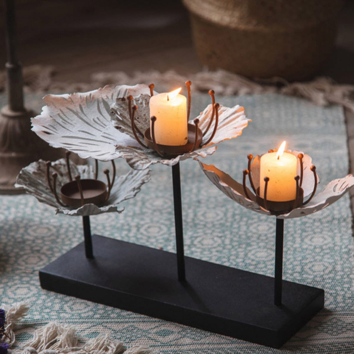VeroMan エレガント花びらデザインキャンドルホルダー3連 高級感漂う