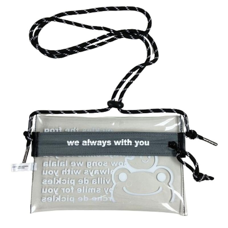 ピクルス ａｌｗａｙｓ ｓｍｉｌｅ ワーディング クリアサコッシュ [N28]