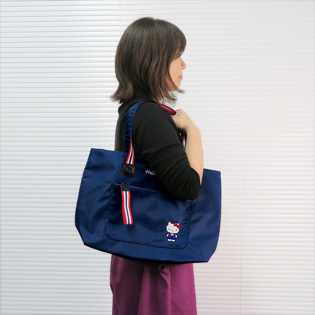 サンリオキャラクター　ハローキティ シンプル ショルダートート