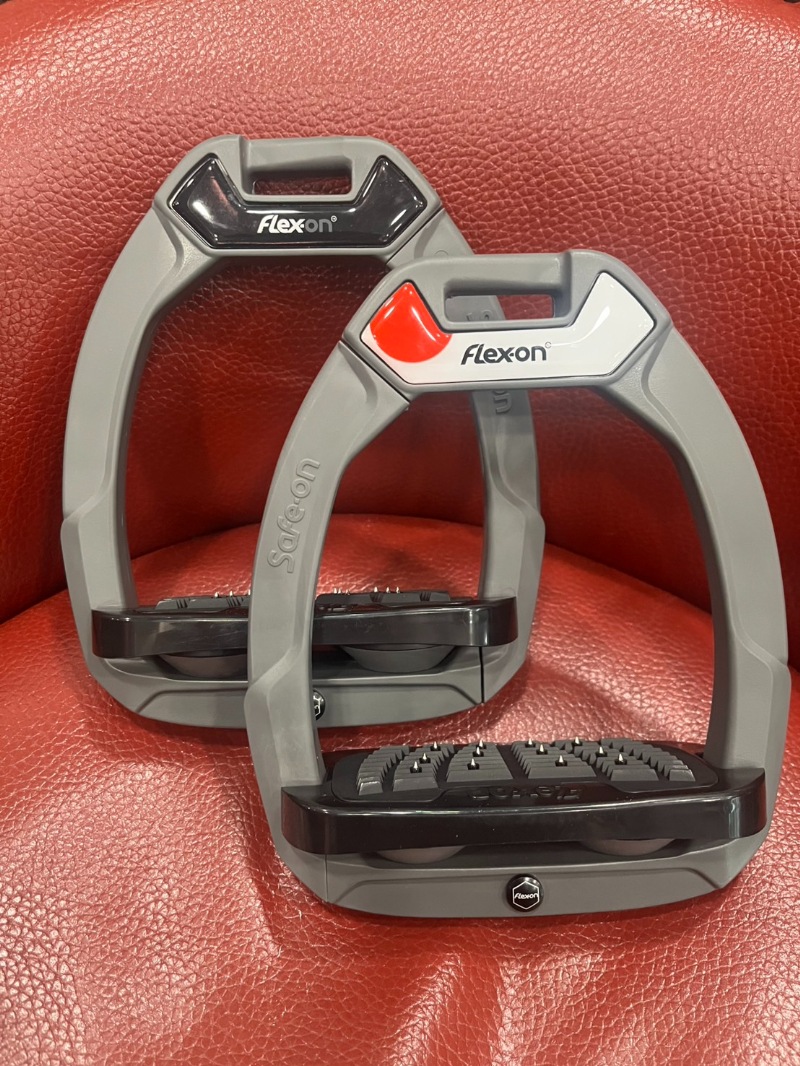 Flex-on鐙Safe-on（Japan model)｜乗馬用品なら中江物産通販サイト