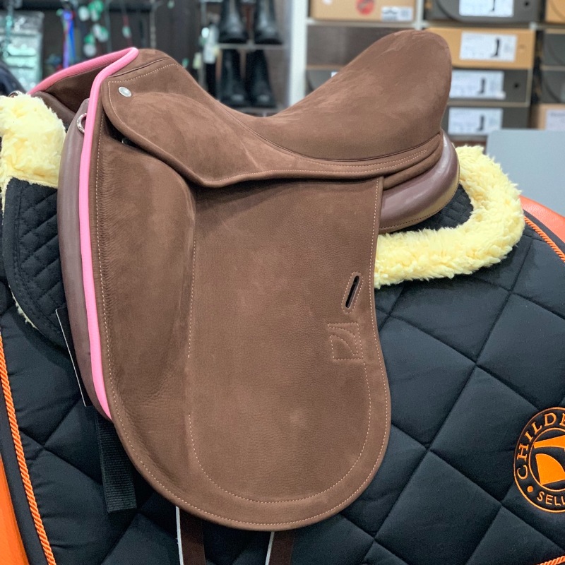 新春SALE 30％off シルデリック馬場鞍DSC(茶/ｵﾌﾟｼｮﾝ付)｜乗馬用品なら