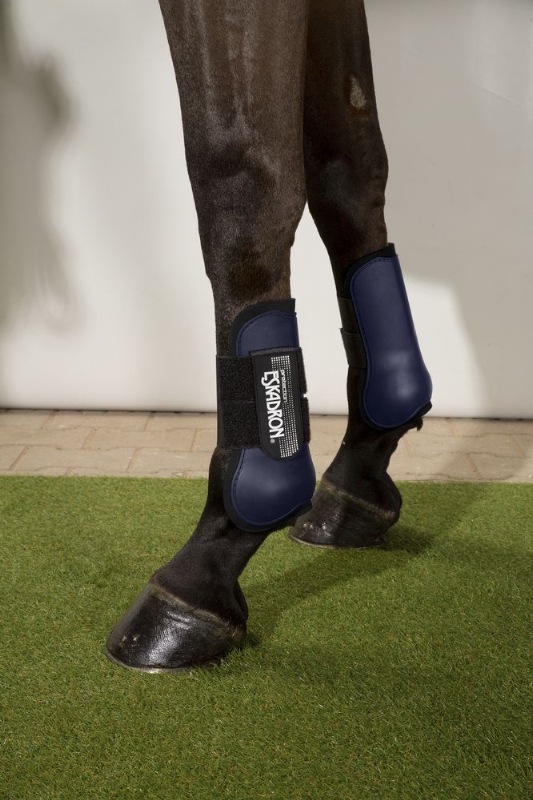 エスカドロン プロテクションブーツ 前肢｜乗馬用品・馬具なら中江物産