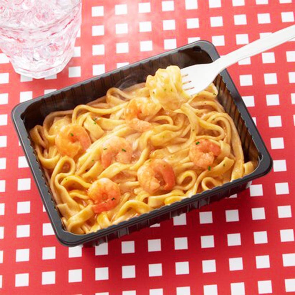 日清ウェルナ マ・マーもちもち生パスタ 海老たっぷりトマトクリーム