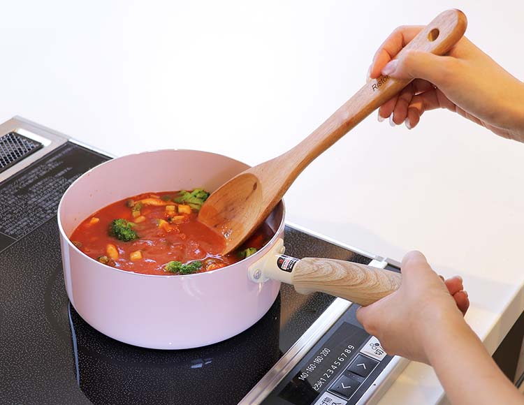 セラミック ソースパン 18cm 片手鍋 IH ガス火対応