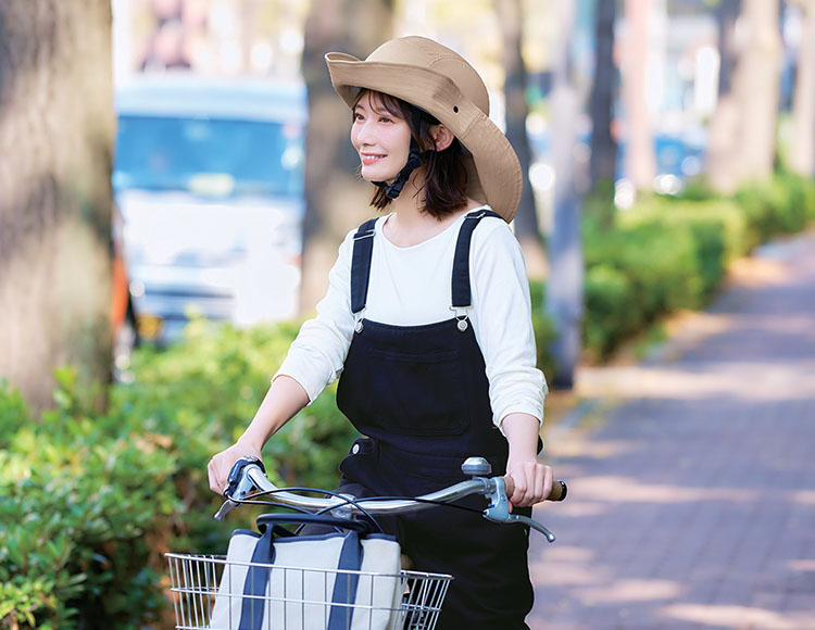 [自転車でもUV対策] 自転車ヘルメット用 ツバ広サファリハット おしゃヘル (チャコール/ベージュ)